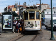 Miniatuur tramlijntje langs de Douro in Porto